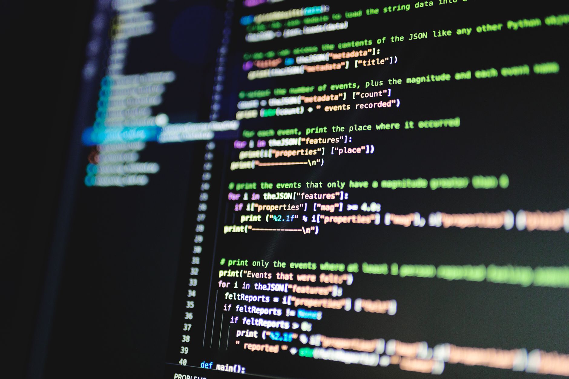 Código de programação em múltiplas linhas na tela